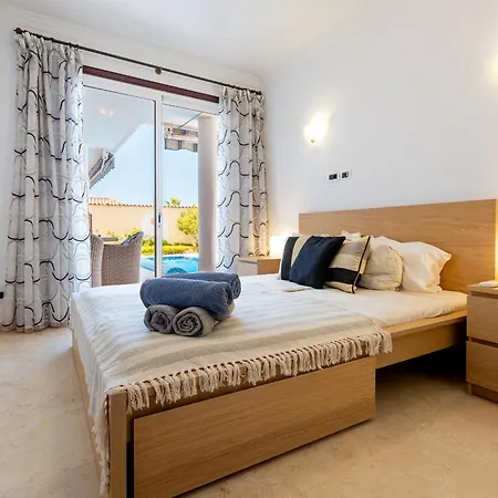 Laban Crab Island * Пуэрто-де-Сантьяго