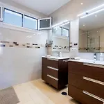 Laban Crab Island Daire