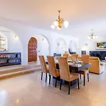 Laban Crab Island Daire