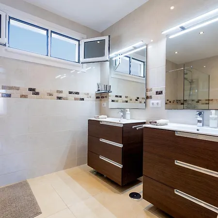 Laban Crab Island Apartment