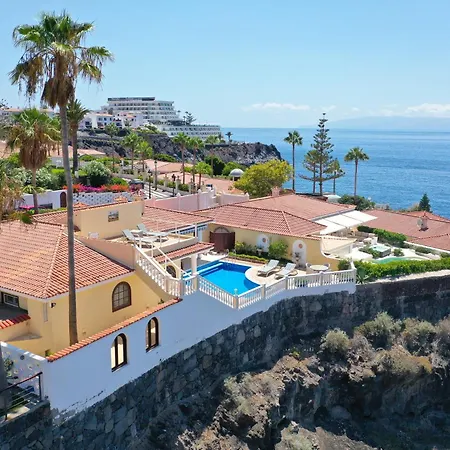 Laban Crab Island Puerto de Santiago (Tenerife)